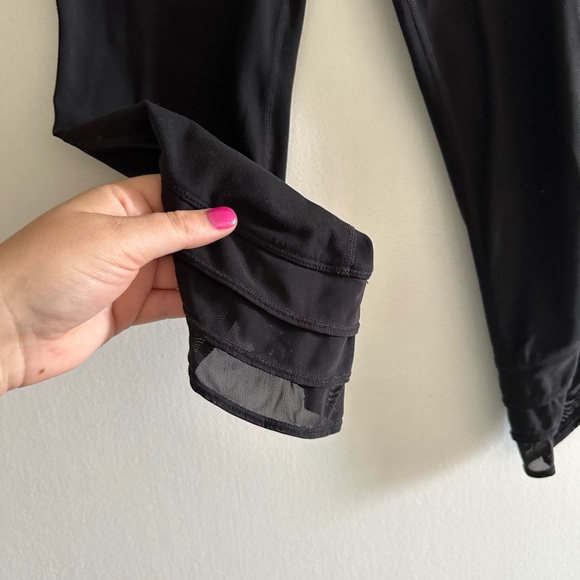 Athleta Girl Black Meshin Around Capri Leggings size XL EUC - Picture 3 of 9